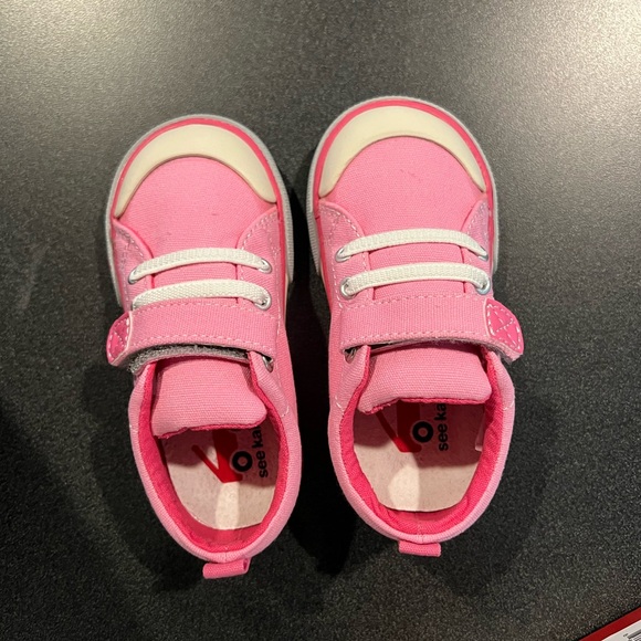 NWT See Kai Run Stevie sneakers in hot pink, size 7 - Picture 3 of 4